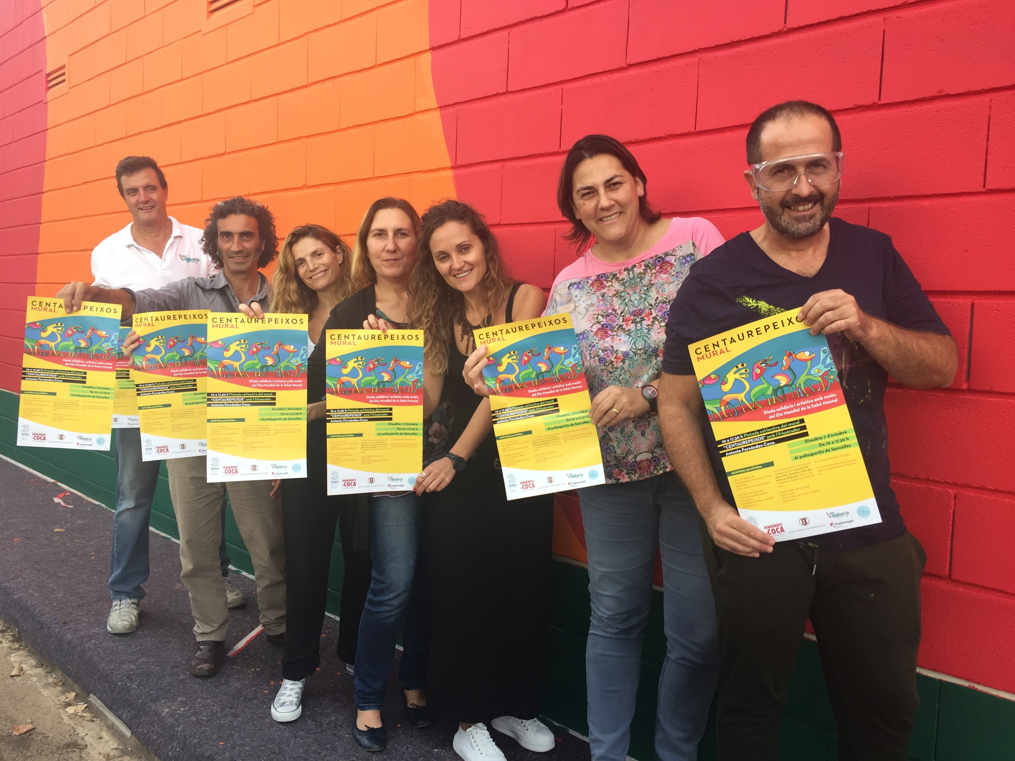 Pintada colectiva del mural "Centauropeces", creado por Fernández-Coca, con motivo del Día Mundial de la Salud Mental