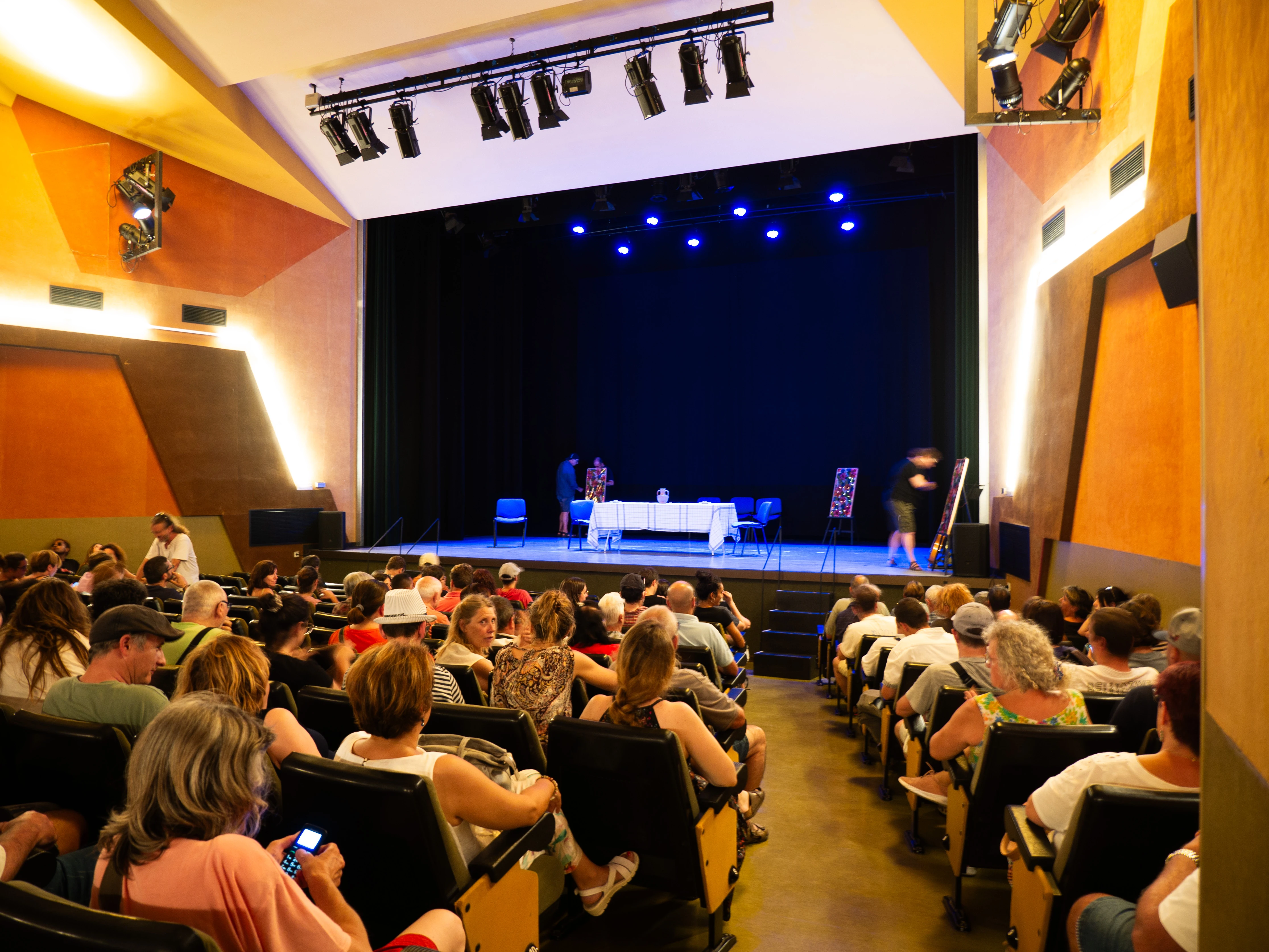 Estepa Teatre estrena "El Sant Sopar dels Ocults" dedicat a "totes les persones que fan possible que els invisibles tenguin un foc on llevar-se el fred d’aquest món"